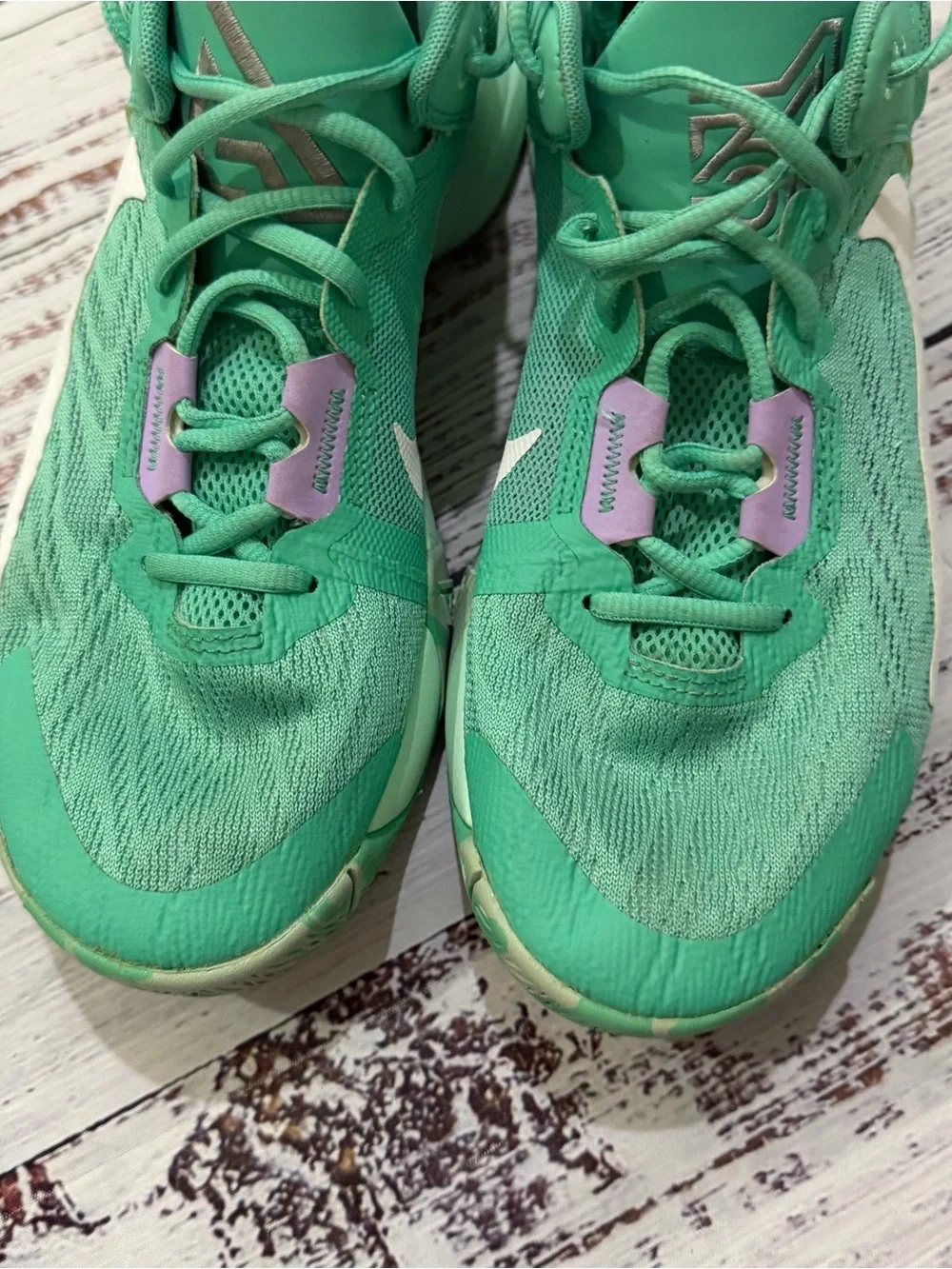 Nike Giannis basketball shoes size 9